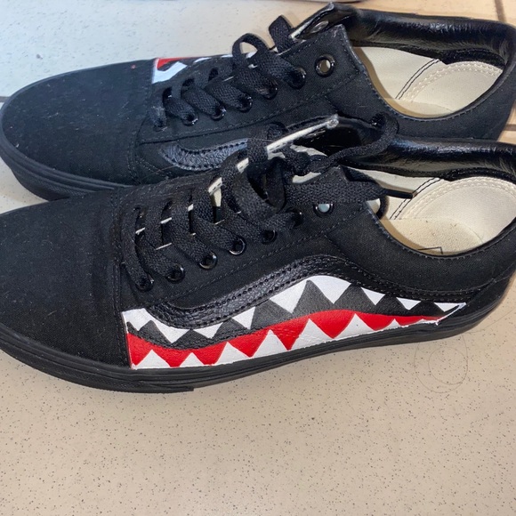 Custom vans - Picture 2 of 4